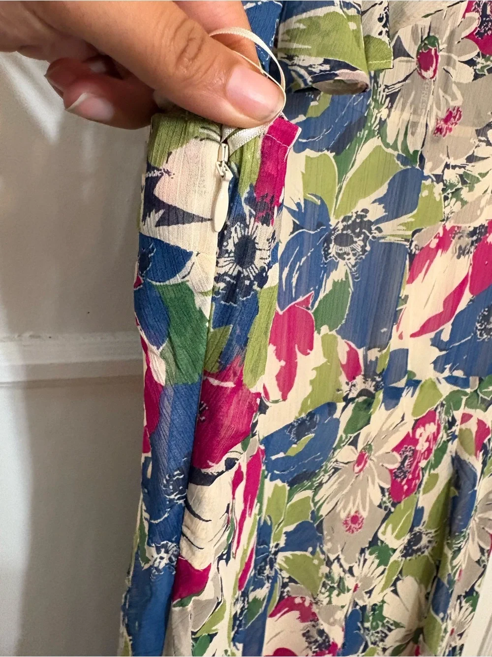NWT Express Floral Chiffon V-Neck Flutter Sleeve Maxi Dress